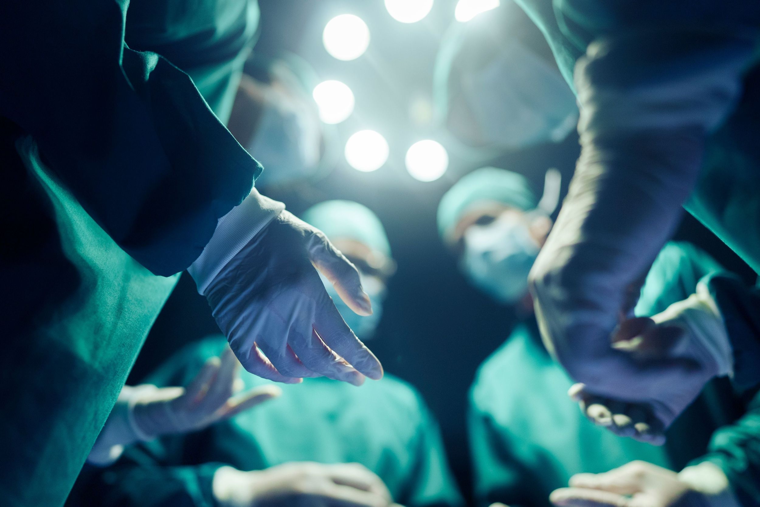 Patientin stirbt nach Operation – ist der Chirurg des Aargauer Spitals ...