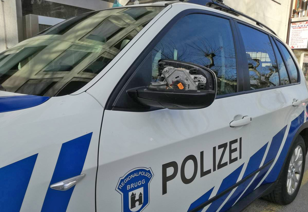 Polizeiauto_demoliert